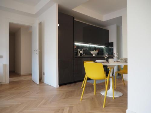 GuestHost - Trastevere Modern Apartment, Рим (фото 4)