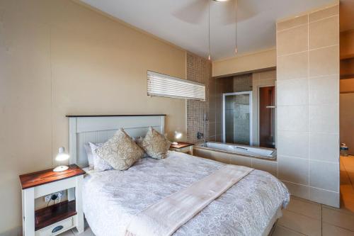 Three-Bedroom Apartment image 3