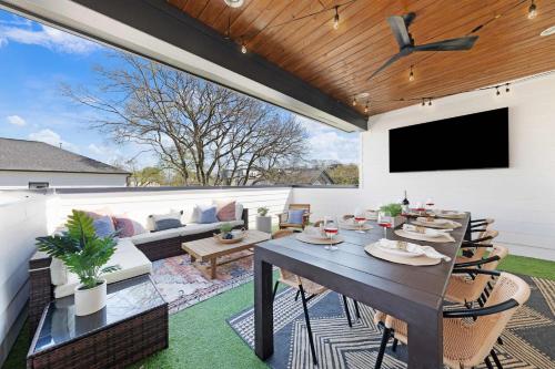 The Wille - Huge Roof Deck and Mins to Broadway in Nashville, USA