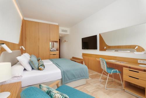 Grupotel Playa Camp de Mar - Adults Only - image 4