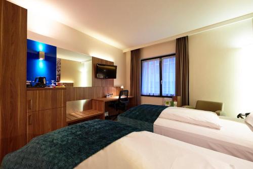 Holiday Inn Brussels Schuman an IHG Hotel - image 5