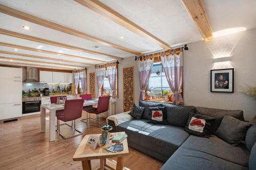 Ferienwohnung Steinbühlschlössle - Apartment - Schonwald im Schwarzwald