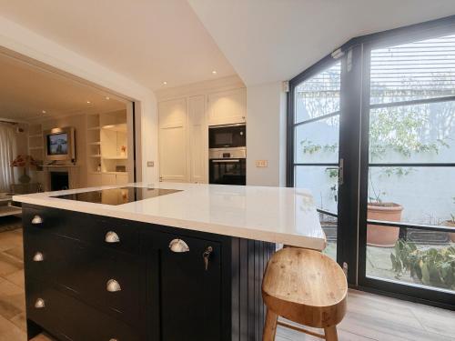 Stylish 3-Bedroom Terrace House Near Earls Court, Londyn (zdjęcie 9)