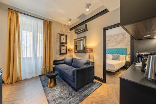 One-Bedroom Apartment with City View image 10