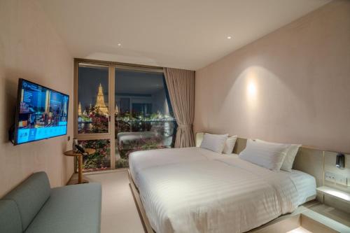 room detail thumbnail 1