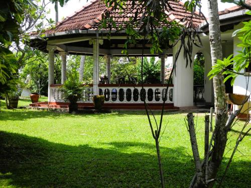 Top of the Hill Guesthouse & Villas - image 3