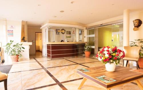 Előcsarnok, West Lerruat Hotel in Nairobi