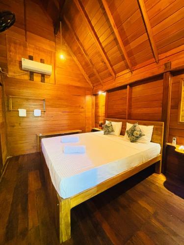 One-Bedroom Chalet image 9