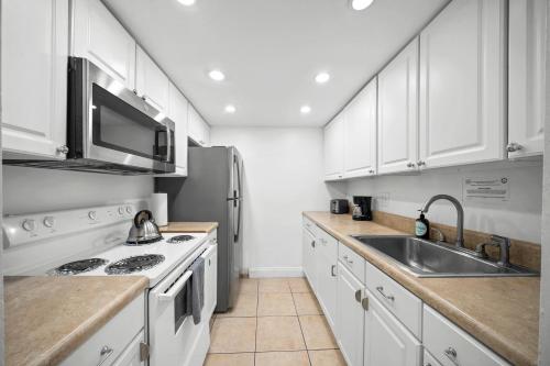 Bayview Regency in Oakland Park