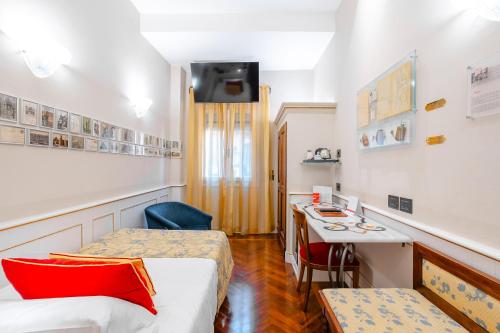 Single Room image 5