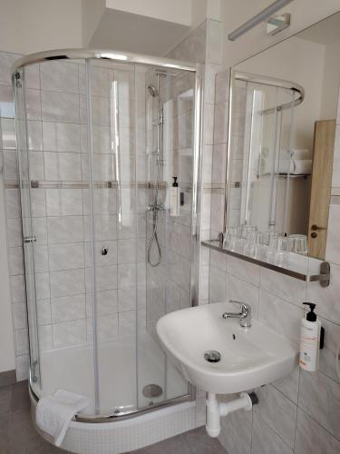 Hotel Legie - image 4