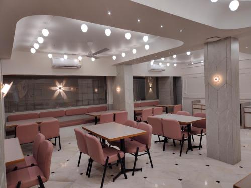 Hotel Kozar in Ahmedabad