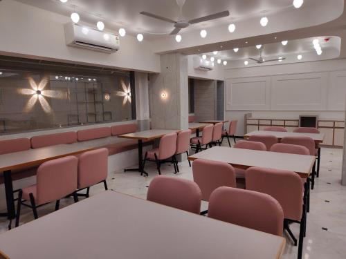Hotel Kozar in Ahmedabad