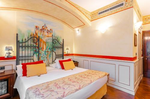Deluxe Double Room image 4