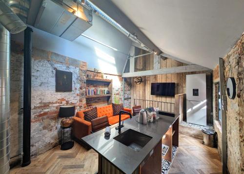 Blayds Yard Room Type - Blayds 14, City Center Townhouse with Hot Tub