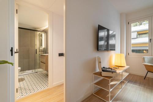 Three-Bedroom Apartment Suite image 4