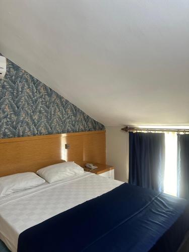 Family Suite with Balcony image 3