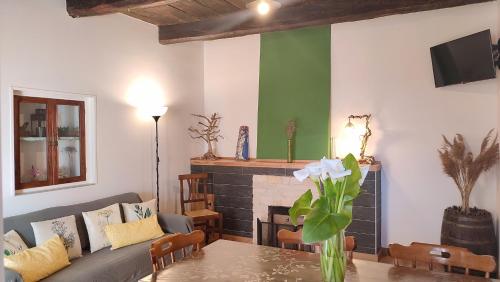 Tana Libera Tutti 2 Nature, Yourself, Love in Viggianello
