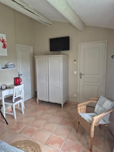 Mas Clement - Chambre et table d'hôtes Room Type - Double Room