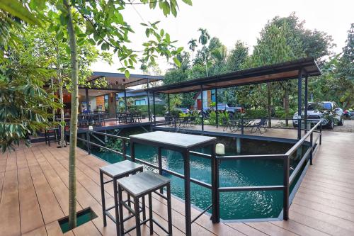 Restaurant, สกายโฮม วัดเจดีย์ไอ้ไข่ Resort & Restaurant in Sichon