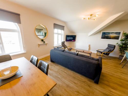 Shared lounge/TV area, Luxury 2-Bedroom Apartment Overlooking the Beach in Bundoran