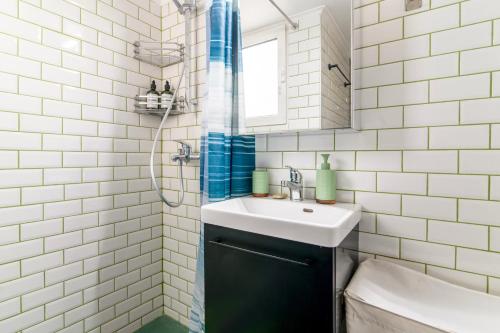 Cosy Apartment in the Heart of Athens, Афины (фото 4)