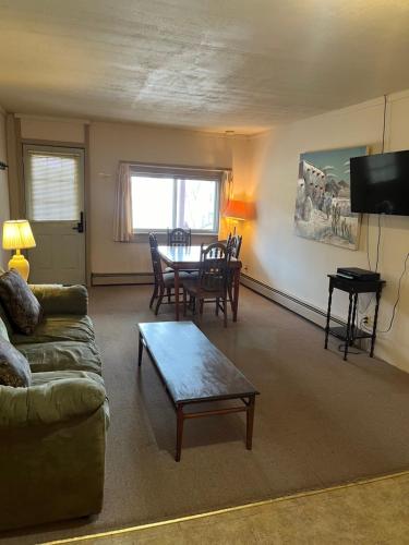 Brookside Motor Inn in Upper Jay, USA