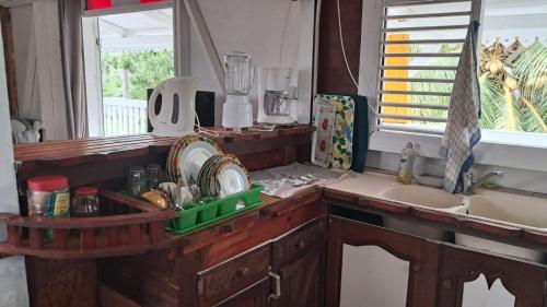 Kitchen, Le Bon Logis du Carbet in Capesterre-Belle-Eau