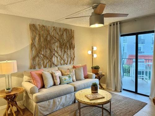 Hacienda del Sol II - 201 in New Smyrna Beach, USA