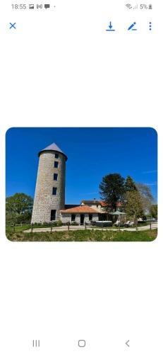 loue ancien moulin a vent avec piscine et jacuzzi gîte à louer Largeasse