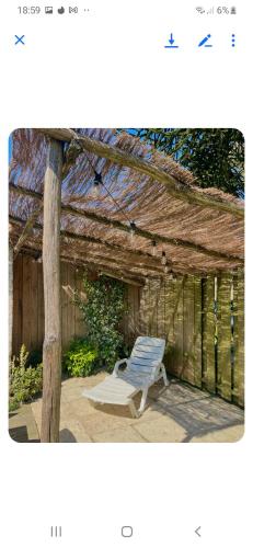 loue ancien moulin a vent avec piscine et jacuzzi in Secondigny