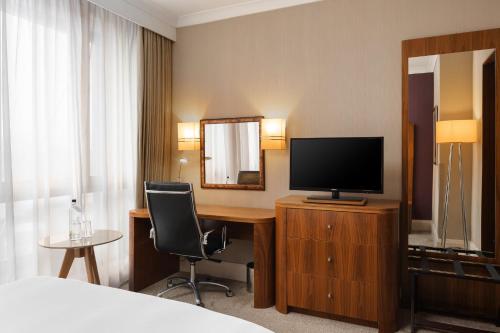 Crowne Plaza London Ealing an IHG Hotel - main image
