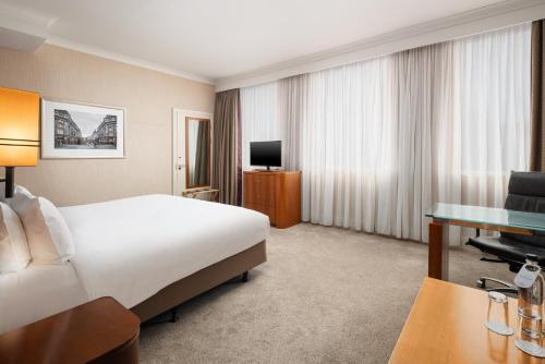Crowne Plaza London Ealing an IHG Hotel - image 6