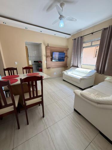 Praia da Enseada região do Aquário