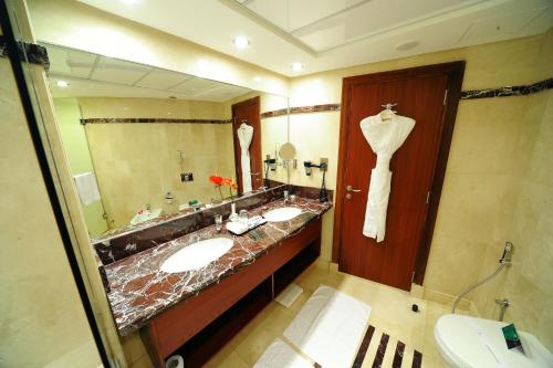 Monaco Hotel - image 12