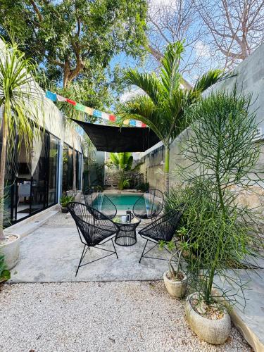 Hidden Oasis 2 BR AC Private Pool Downtown Merida in Mérida, Mexico