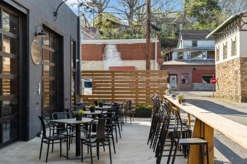 Restaurant, The Tellico Plains Inn and Event Venue in Tellico Plains