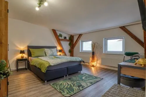 Zuarin Seeblick - Ganzes Apartment direkt am Schlossgarten von Schwerin mit Dschungelfeeling in Schwerin, Deutschland