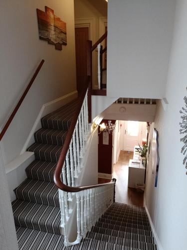 Lawnswood Guest House - image 7
