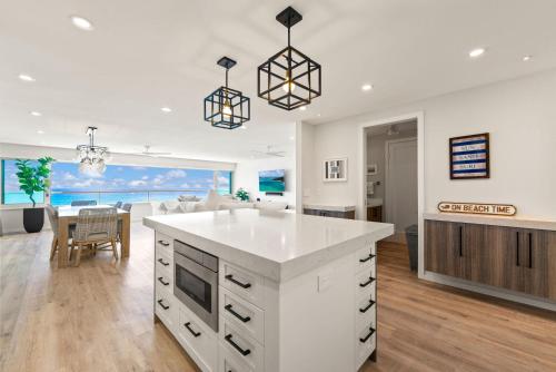 Colony Surf 1503 and 4 in Diamond Head