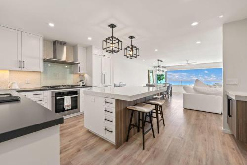 Colony Surf 1503 and 4 in Diamond Head