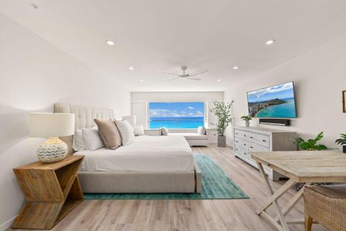 Colony Surf 1503 and 4 in Diamond Head