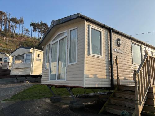 The Lookout 3 Bedroom Family Caravan Pet Friendly in Clarach