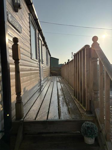 The Lookout 3 Bedroom Family Caravan Pet Friendly in Clarach