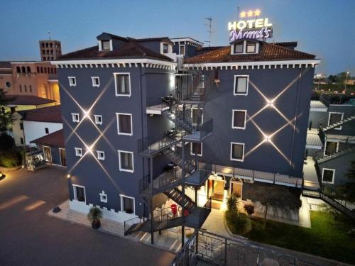 Momi's Hotel, Cavarzere