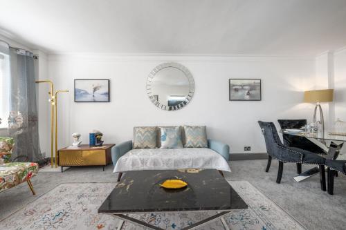 DELUXE Apartment With Terrace over HARRODS, Londyn (zdjęcie 9)