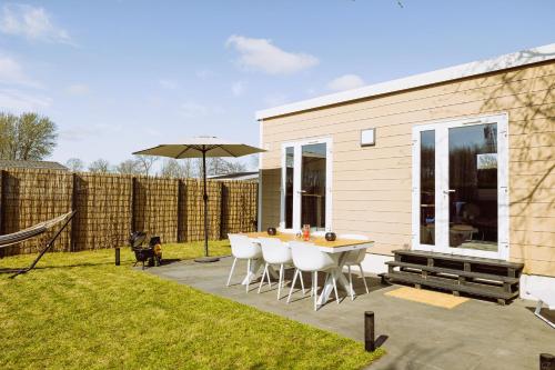 De Frije Fûgel - Een luxe chalet op De Friese Wadden