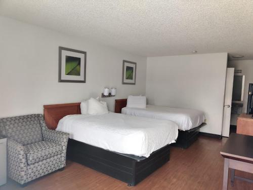 Travelodge Suites by Wyndham MacClenny - image 7
