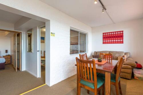 บริการและสิ่งอำนวยความสะดวก, Beachfront Apartment Blackmans Bay in แบล๊คแมน เบย์