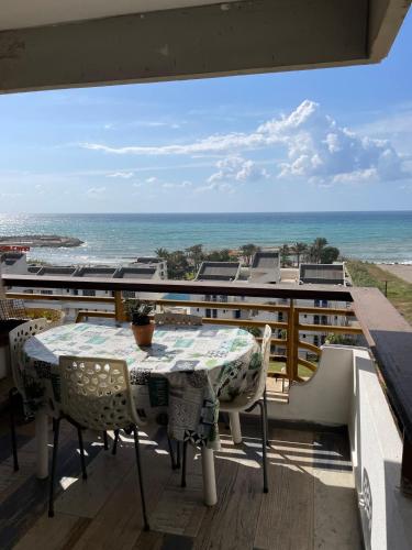 Jounieh Cozy Apartment with Sea View in 卡斯里克
